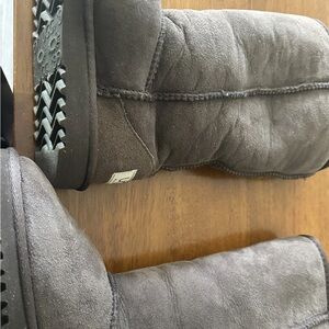 Cozy Ugg Brown Suede Boots Size 2